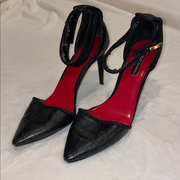 💖 Vintage Y2K Charles Jourdan Paris Black Leather stilettos - Picture 4 of 8